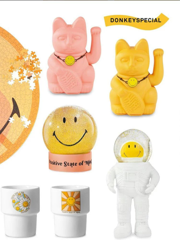 Lucky Cat Automatic Waving Figurine for Home, Storefront & Opening Gifts